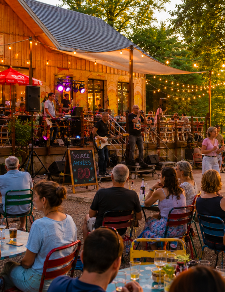 Soirée animation en plein air au Petit Poucet avec scène et public, Saint-Léon Allier